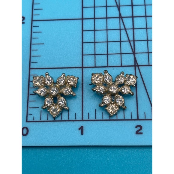 Vintage Rhinestone Flower Brooches Silver Tone Floral Jewelry - Picture 3 of 6